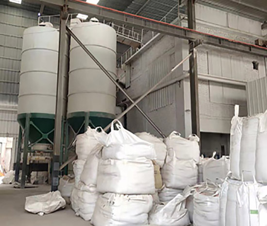 鋁礬土熟料|高鋁細粉|骨料廠家現(xiàn)場圖 鋁礬土熟料|高鋁細粉|骨料廠家現(xiàn)場圖